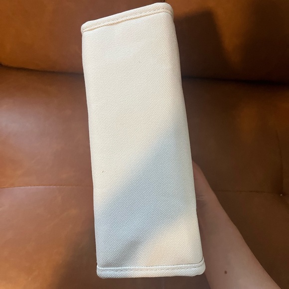 Dior Beauty Grey/White Pouch - Picture 7 of 10